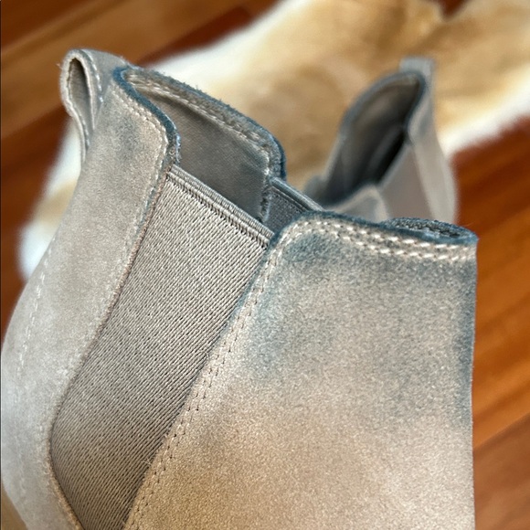 Sorel Women's Beige Suede Ankle Booties - Picture 5 of 7